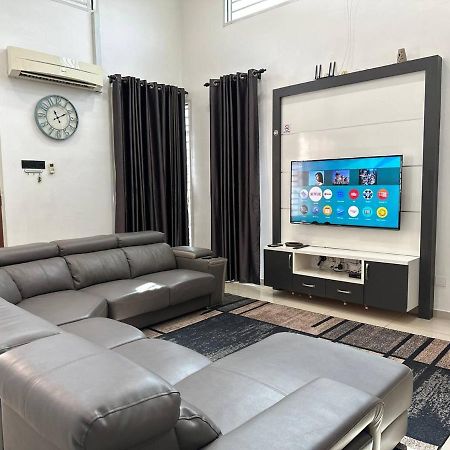 Bandar Melaka Family Bungalow Private Pool Bbq Wifi Netflix Exterior foto