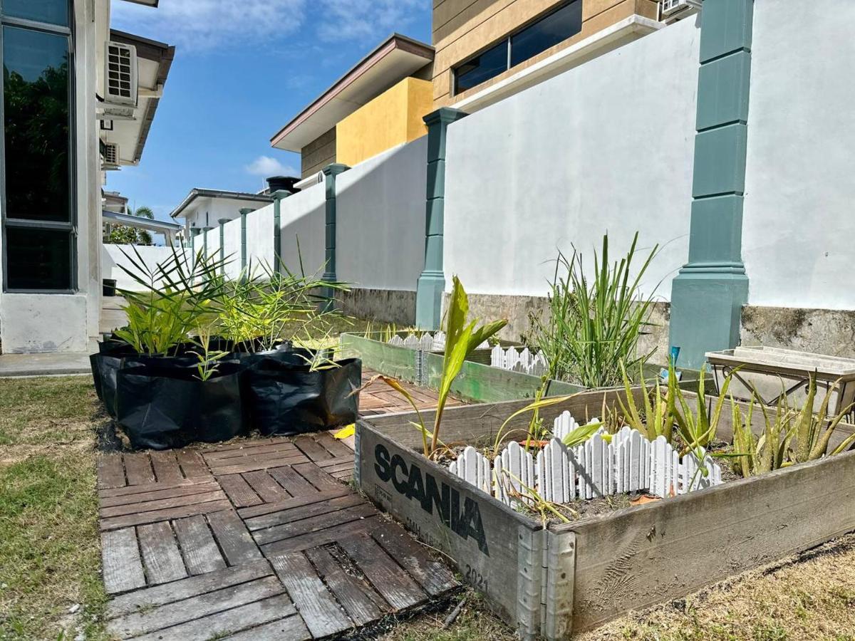 Bandar Melaka Family Bungalow Private Pool Bbq Wifi Netflix Exterior foto