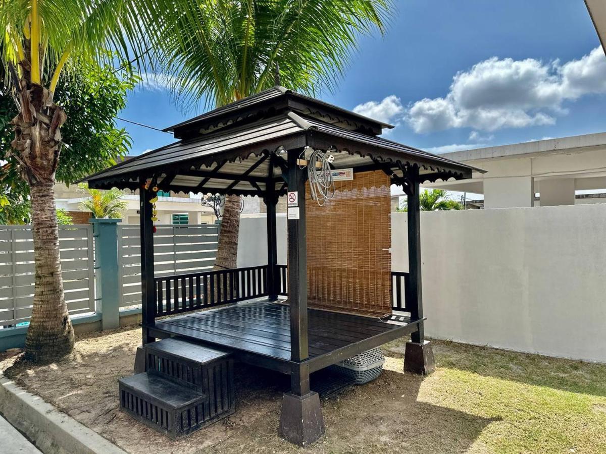 Bandar Melaka Family Bungalow Private Pool Bbq Wifi Netflix Exterior foto